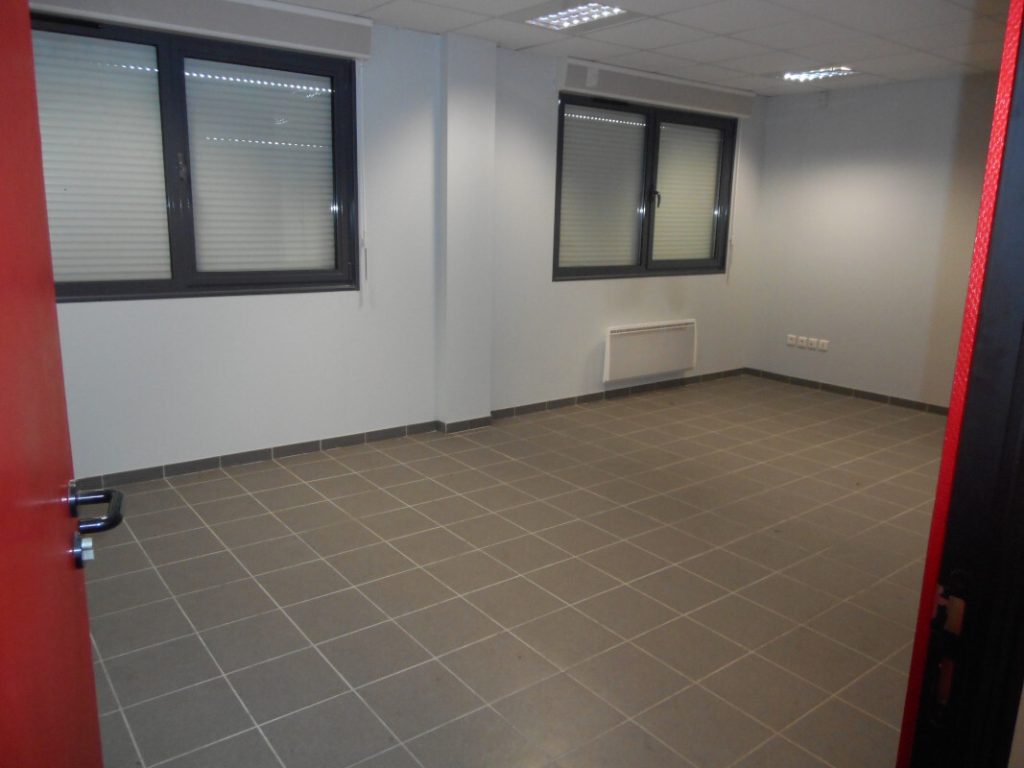 À Louer – Entrepôt industriel de 4 666 m² en zone portuaire à Calais (62)