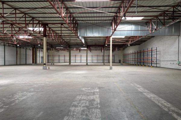 À louer – Entrepôt logistique de 8 911 m² divisibles dans la Zone d’activités de Courtine à Avignon – Vaucluse (84)