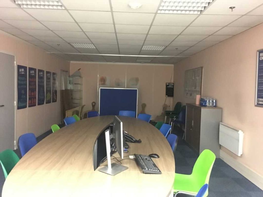 À louer – entrepôt non divisible de 13 590 m² à Sainte-Geneviève-des-Bois, proche de Paris