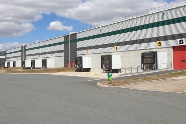 À louer – entrepôts divisibles de  6 012 m² à 18 163 m² à Poitiers