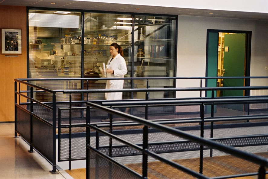 À louer – Laboratoires standards et L2 de 12 à 80 m² dédiés à la Biotech à Évry-Courcouronnes – Essonne (91)