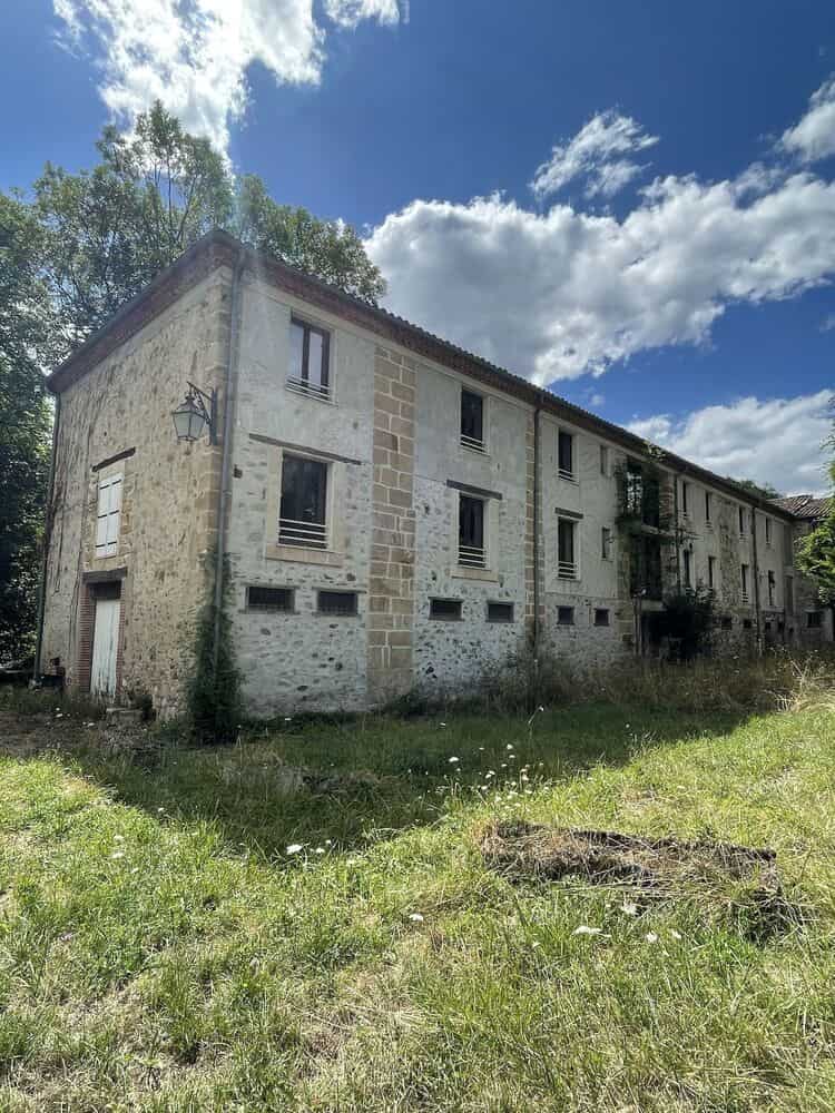 À louer – Local d’activités de 1 000 m² à Foix – Ariège (09)