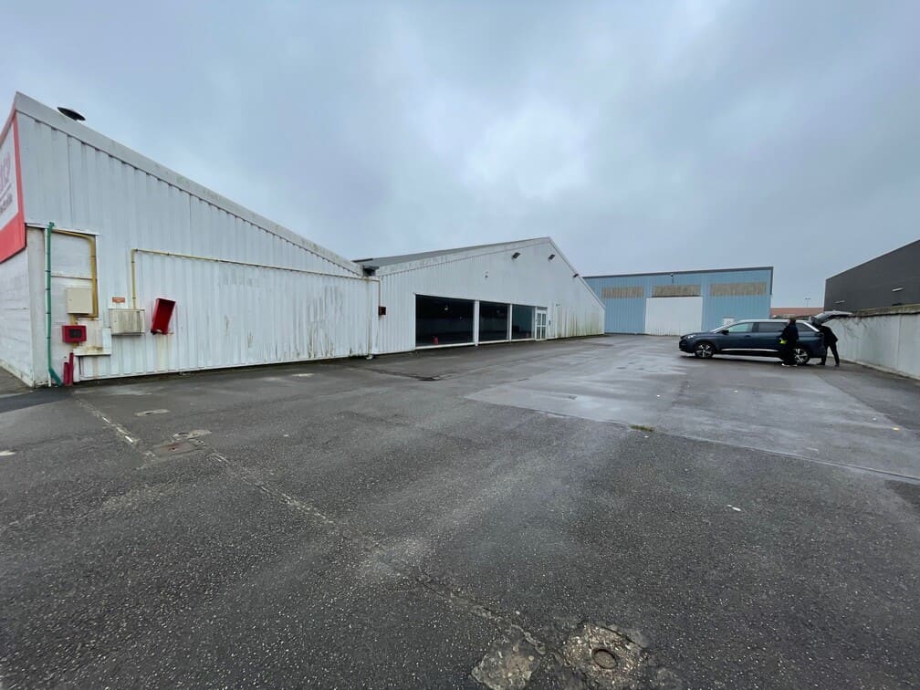 À louer – Local d’Activités de 1 047 m² à proximité de la Zone d’Activités Marcel Doret de Calais – Pas-de-Calais (62)