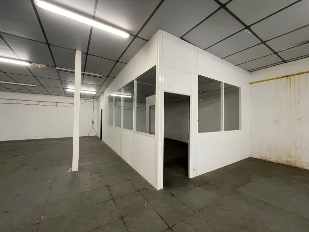 À louer – Local d’Activités de 1 047 m² à proximité de la Zone d’Activités Marcel Doret de Calais – Pas-de-Calais (62)