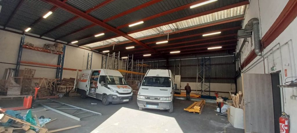 À louer – Local d’activités de 1 500 m² à Villeneuve-la-Garenne – Hauts-de-Seine (92)