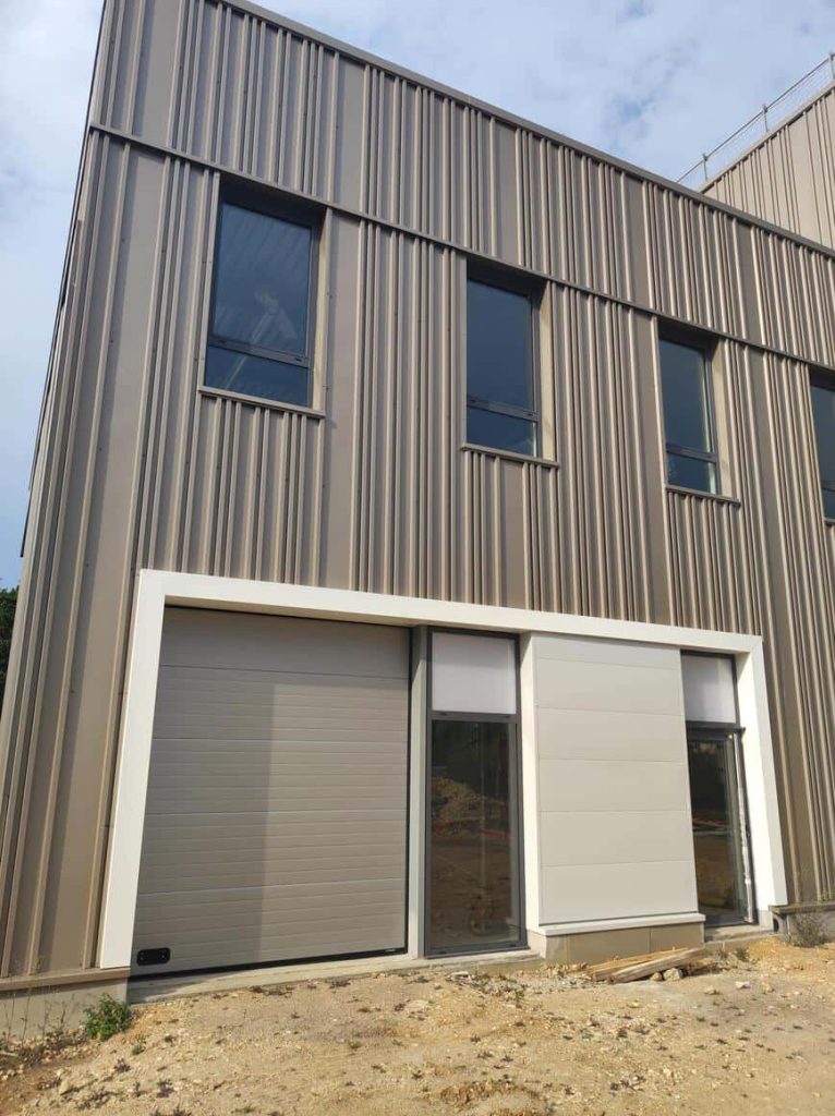À louer – Local d’activités de 1 900 m² divisible à Petit-Quevilly – Seine-Maritime (76)
