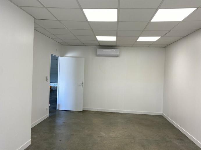 À louer – Local d’activités de 170 m² à Carpentras – Vaucluse (84)