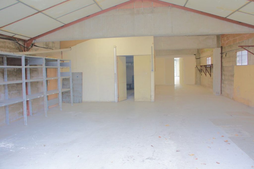 À louer – Local d’activités de 300 m² à Pamiers – Ariège (09)