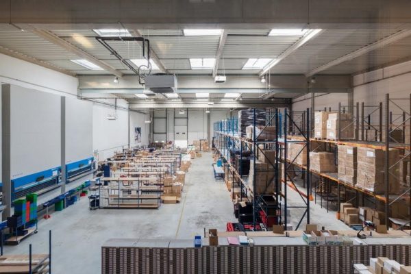 À louer – Local d&rsquo;activités de 940 m² au sein du parc les Chanteraines à Villeneuve la Garenne (92)