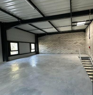 À louer – Local d’activités de 277 m² au sein de zone d’activités Chalençon à Vedène – Vaucluse (84)