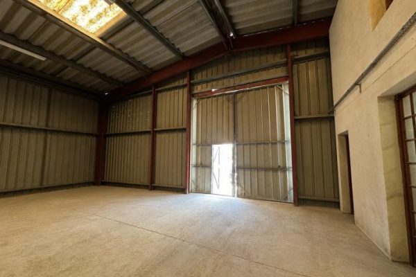 À louer – Local d’activités de 400 m² à Vedène – Vaucluse (84)
