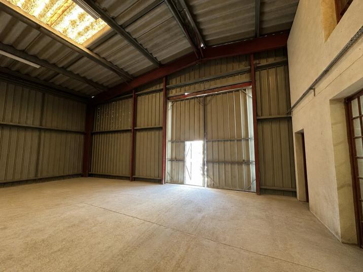 À louer – Local d’activités de 400 m² à Vedène – Vaucluse (84)