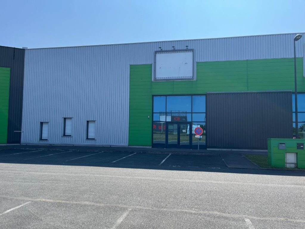 À louer – Local d’activités de 560 m² dans la Zone d’activités de Coquelles – Pas-de-Calais (62)