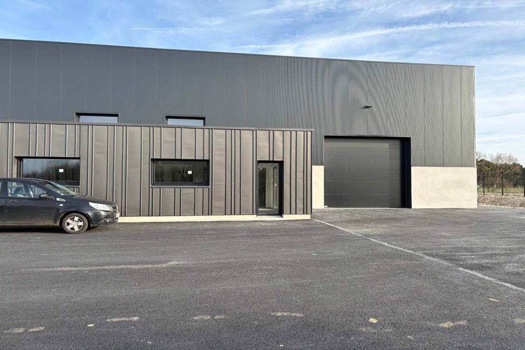 À louer – Local d’activités de 570 m² dans la zone d’activités Terrasses de Coquelles à Calais – Pas-de-Calais (62)