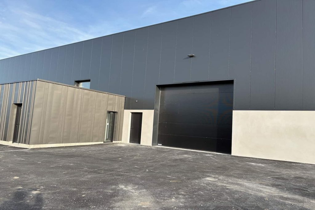 À louer – Local d’activités de 570 m² dans la zone d’activités Terrasses de Coquelles à Calais – Pas-de-Calais (62)