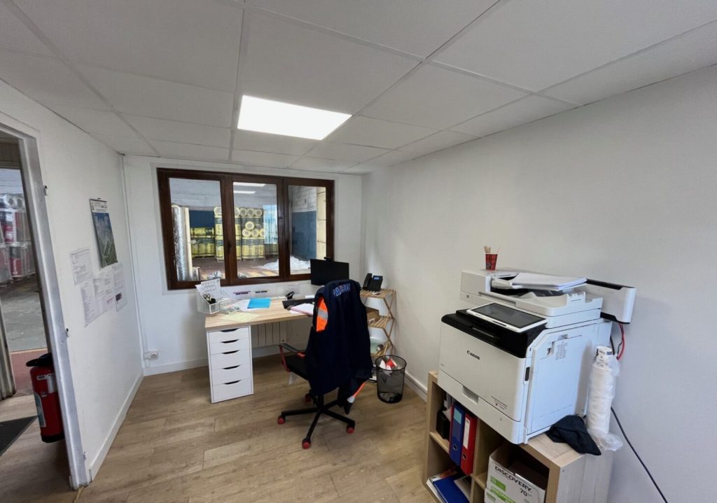 À louer – Local industriel de 1 520 m² à Sandouville – Seine-Maritime (76)