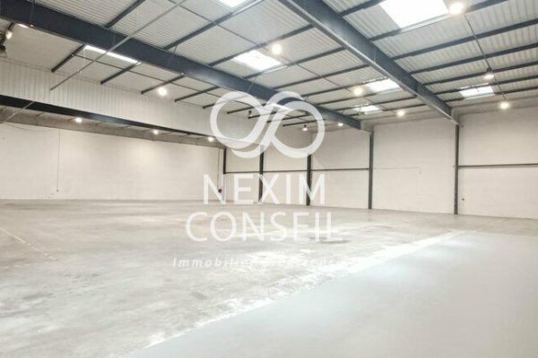 À louer – Local Industriel de 2 179 m² à Villeneuve-la-Garenne – Hauts-de-Seine (92)