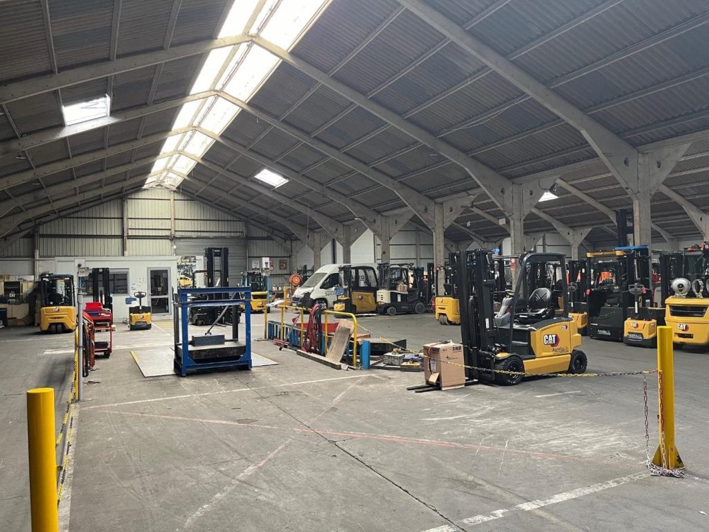 À louer – Local industriel de 6 388 m² dans la zone d’activités de Coquelles – Pas-de-Calais (62)