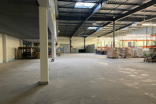 À louer – Locaux d&rsquo;activité de 1 400 m² divisibles dans la commune de Lux- Saône et Loire (71)