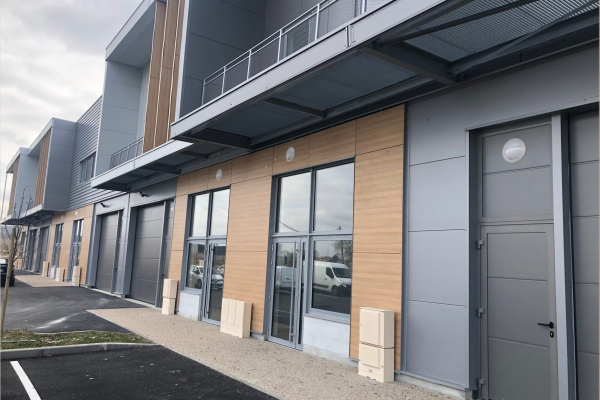 À louer – locaux d&rsquo;activité divisibles de 387 m² à 1 677 m² à Frépillon