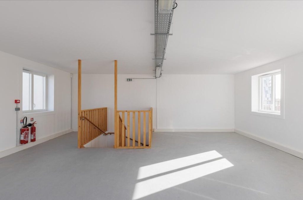 À louer – Locaux d’activités de 30 à 250 m² dédiés à l’artisanat et aux métiers d’art à  Ivry-sur-Seine – Val-de-Marne (94)