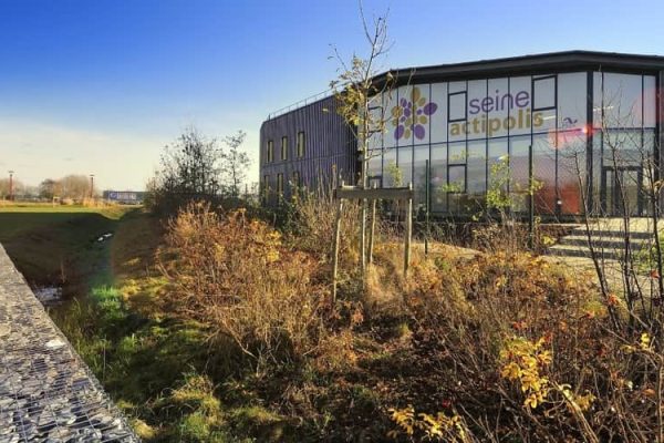 À louer  – Locaux d’activités de 300 m² à proximité de  Rouen – Seine-Maritime (76)