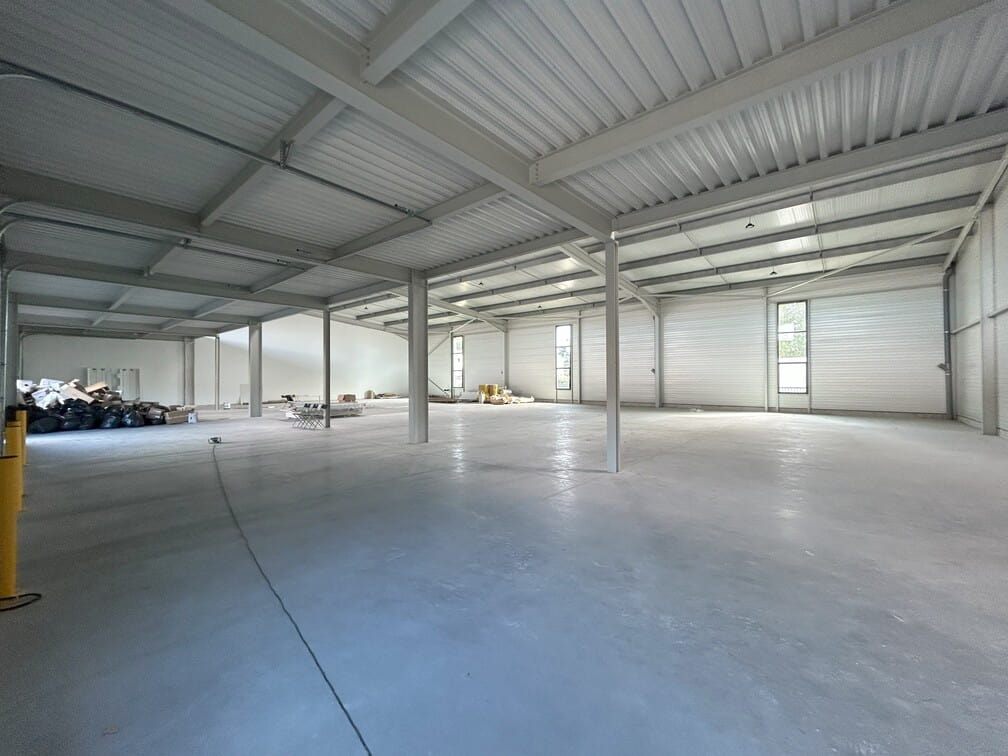 À louer – Locaux d’activités de 330 à 667 m² dans la Zone d&rsquo;activités de Fontcouverte à Avignon – Vaucluse (84)