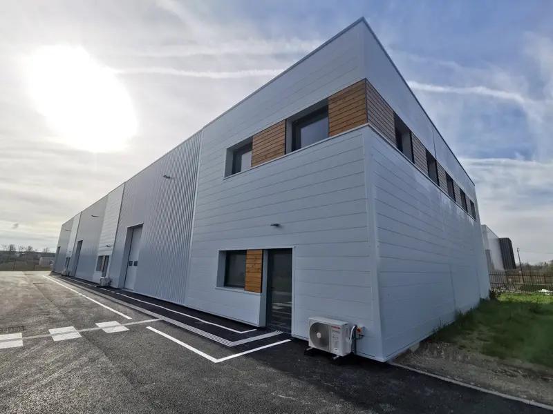 À louer – Locaux d’activités de 389 m² à proximité de Reims – Marne (51)