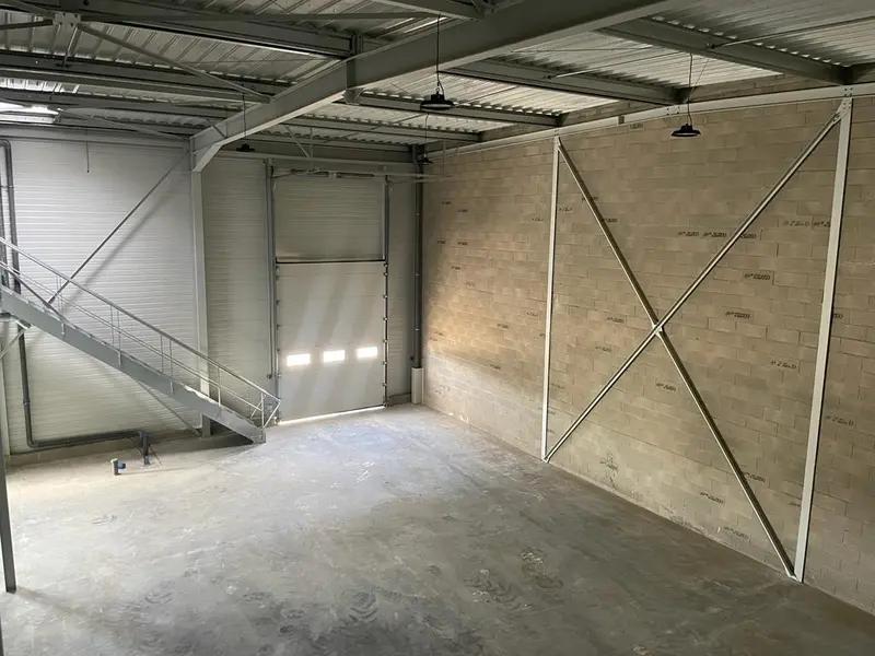 À louer – Locaux d’activités de 389 m² à proximité de Reims – Marne (51)