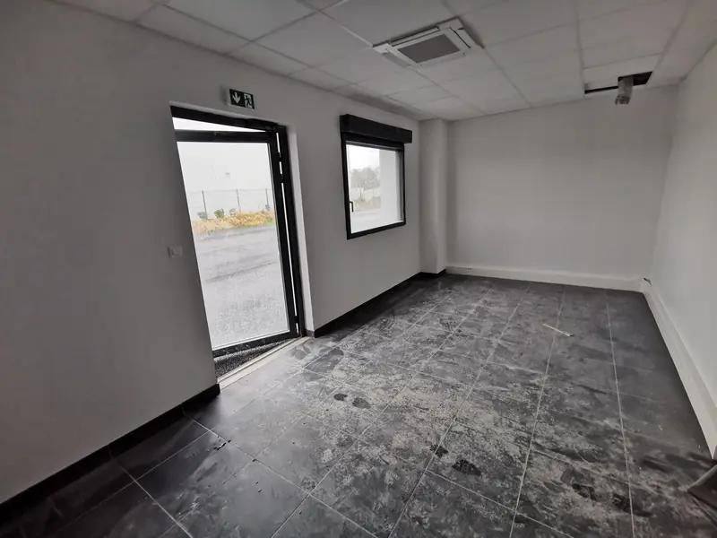 À louer – Locaux d’activités de 389 m² à proximité de Reims – Marne (51)