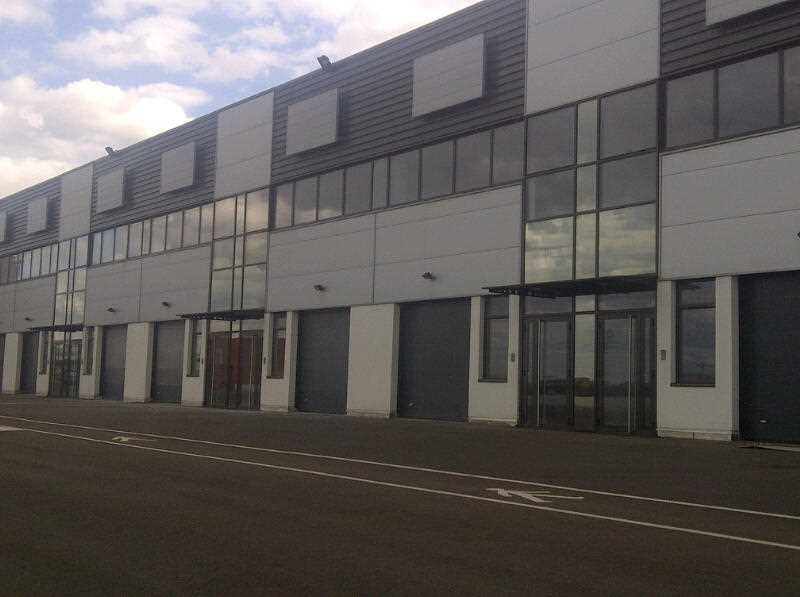À louer – locaux d&rsquo;activités divisibles de 351 m² à 702 m² à Saint-Denis