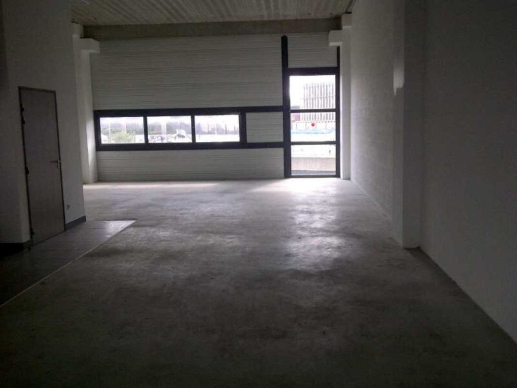 À louer – locaux d&rsquo;activités divisibles de 351 m² à 702 m² à Saint-Denis