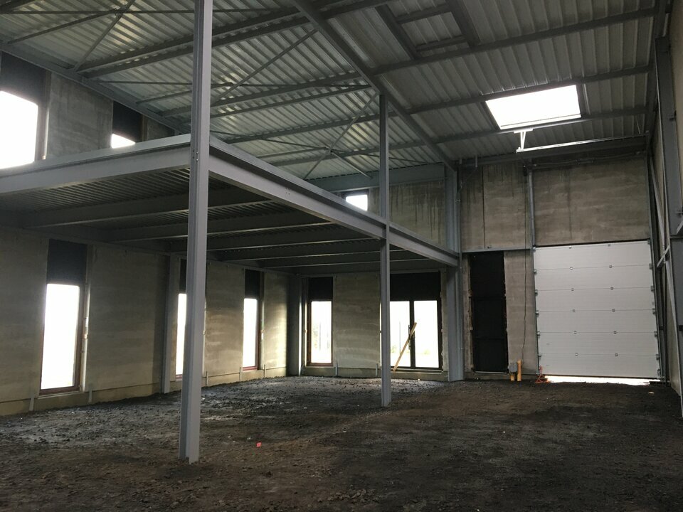 À louer – locaux d&rsquo;activités non divisibles de 302 m² à Cappelle-en-Pévèle à proximité de Lille (59)
