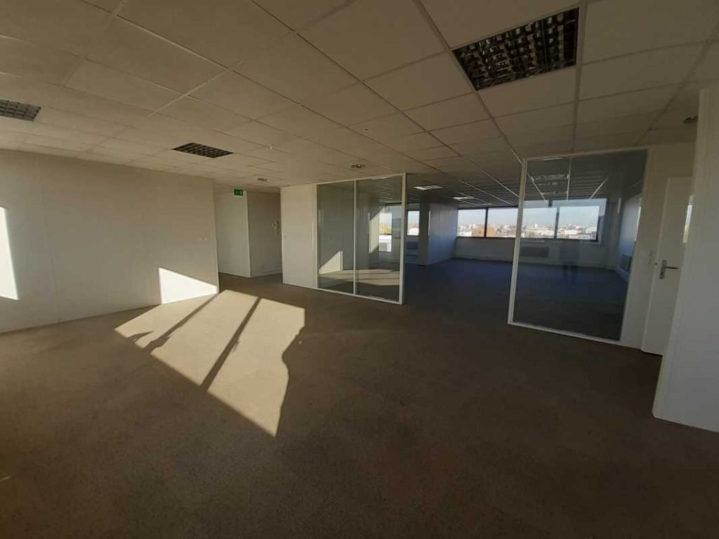 À louer – locaux d&rsquo;activités non divisibles de 469 m² à Saint-Denis