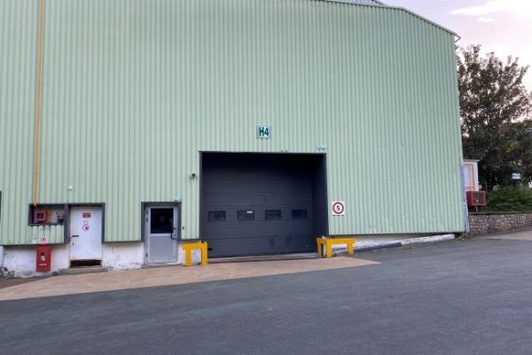 À louer – Locaux industriels de 1 102 et 1 440 m² sur le site Technypole – Cerizay (79)