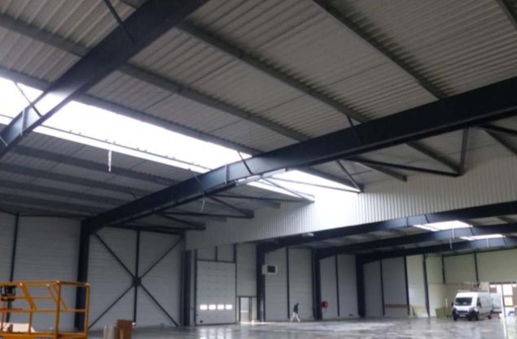 À louer – locaux industriels de 2 200 m² à Montbéliard