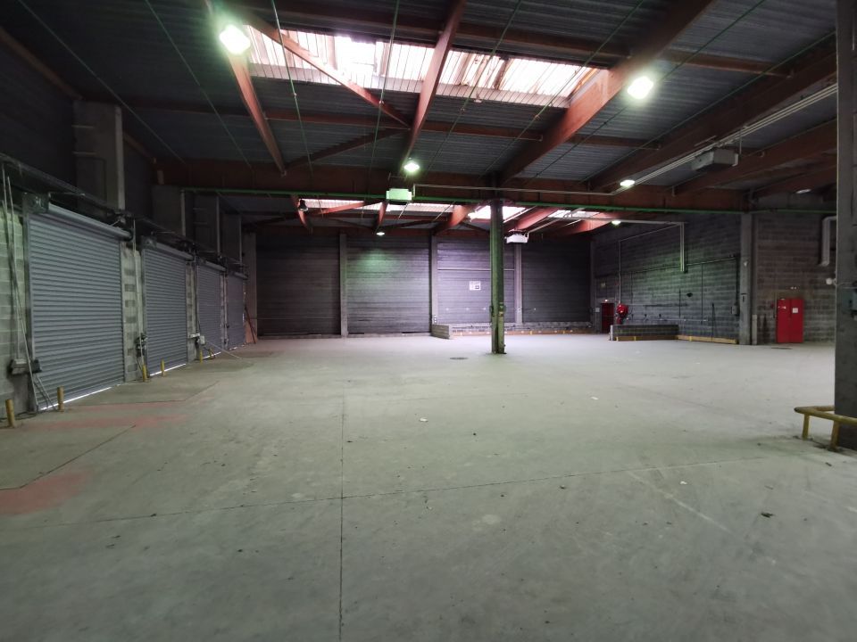 À louer – locaux industriels non divisibles de 7 750 m² à Lesquin à proximité de Lille (59)