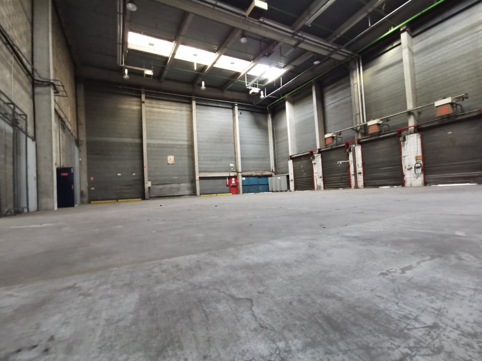 À louer – locaux industriels non divisibles de 7 750 m² à Lesquin à proximité de Lille (59)