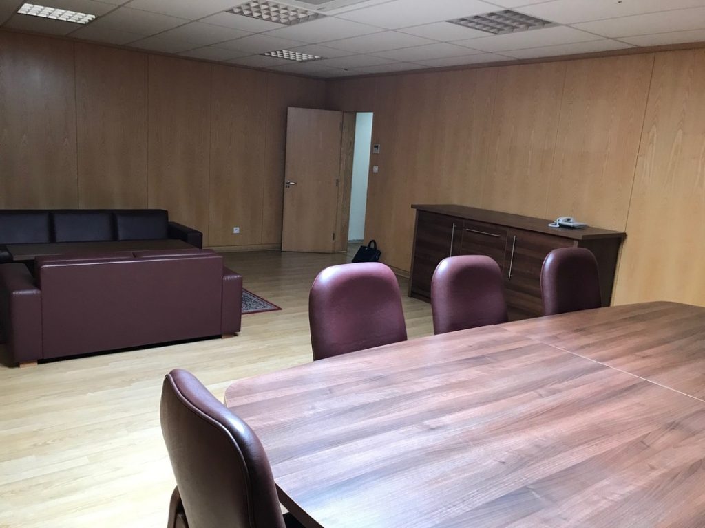 À louer ou à vendre – Entrepôt industriel de 2 400 m² à Calais – Pas-de-Calais (62)