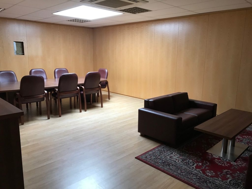 À louer ou à vendre – Entrepôt industriel de 2 400 m² à Calais – Pas-de-Calais (62)