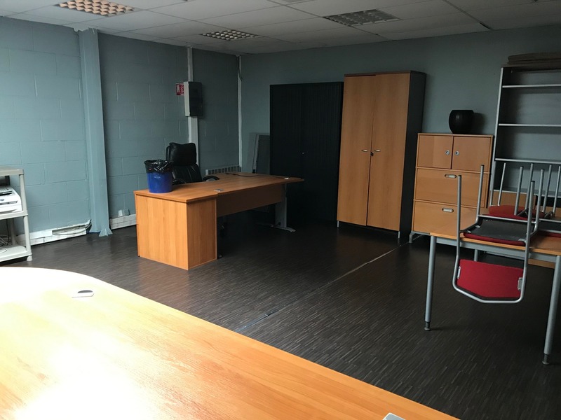 À louer ou à vendre – Entrepôt industriel de 2 400 m² à Calais – Pas-de-Calais (62)