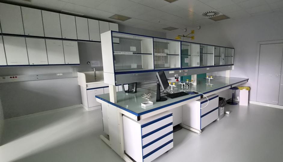 À louer ou à vendre – Laboratoires de 6 000 m² à Val-de-Reuil – Eure (27)