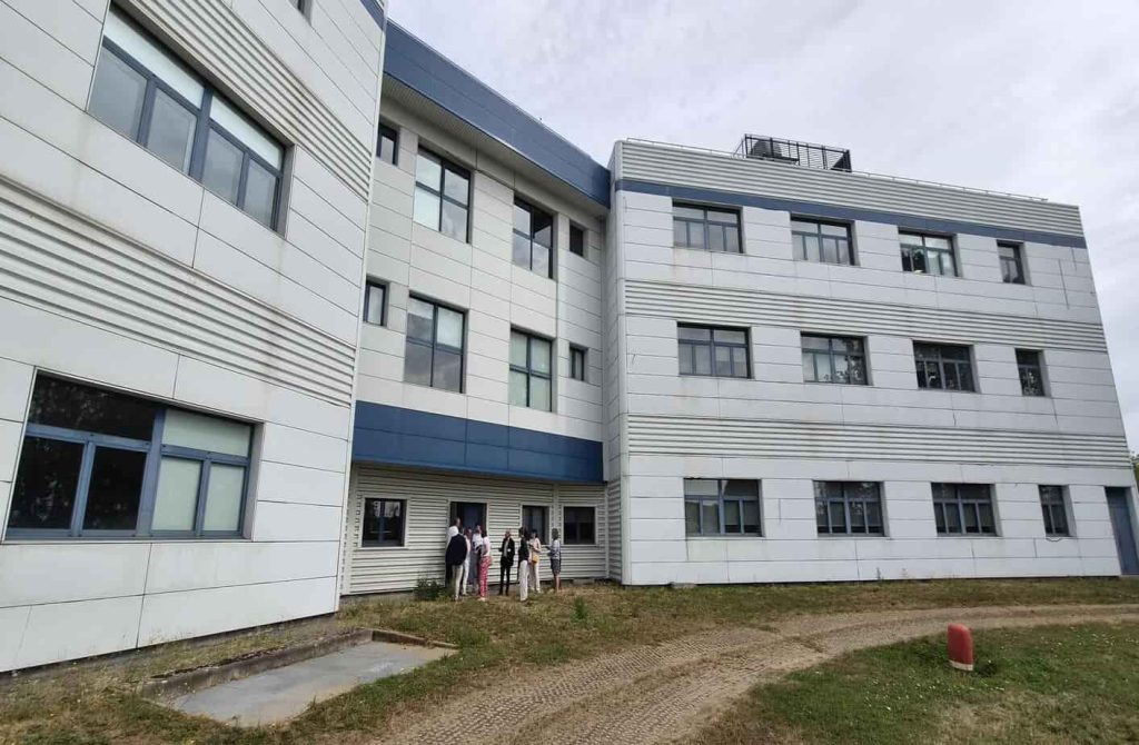 À louer ou à vendre – Laboratoires de 6 000 m² à Val-de-Reuil – Eure (27)