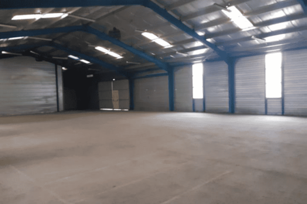 À louer ou à vendre – Locaux d&rsquo;activités de 290m² à 1380 m² à Bagnères-de-Bigorre-Hautes-Pyrénées (65)