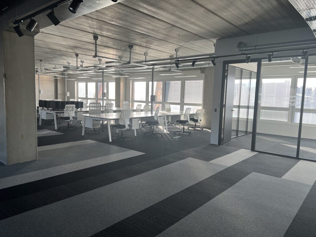 À louer ou à vendre – Plateau de bureaux de 650 m² divisible à partir de 250 m² à Calais (62)