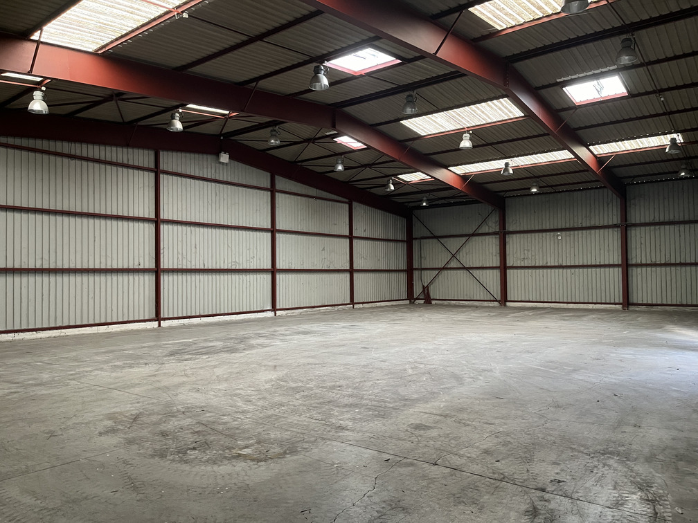 À louer – Terrain industriel de 43 000 m² divisible, avec construction d’un local sur mesure selon vos besoins près d’Auxerre (89)