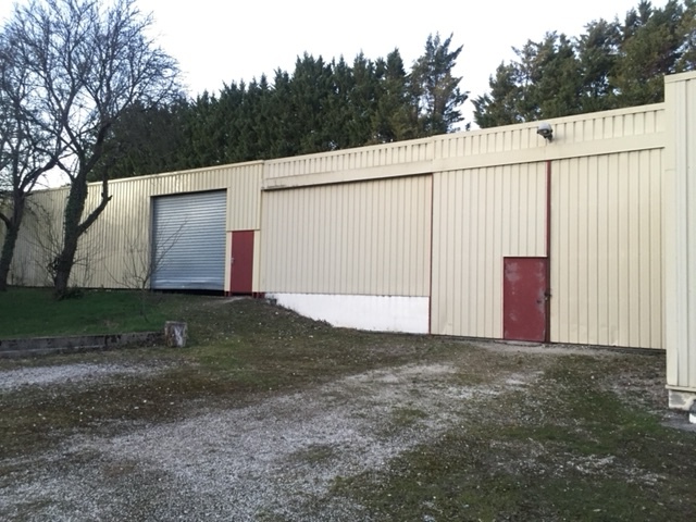 À vendre – 2 Entrepôts de 2 100 et 1 100 m² à Chamvres – Yonne (89)