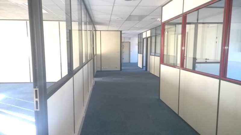 À vendre / À louer – bureaux non divisibles de 254 m² à Aubagne proche de Marseille