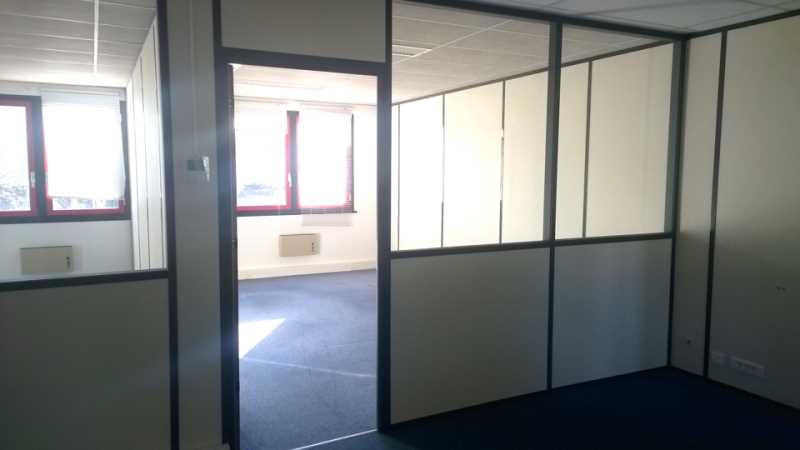 À vendre / À louer – bureaux non divisibles de 254 m² à Aubagne proche de Marseille