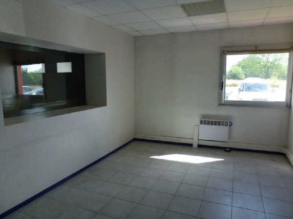 À vendre / À louer – entrepôt de 1 925 m² à Limoges